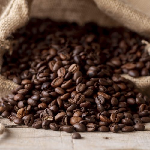 Café segue em queda em Nova York com expectativa de safra recorde no Brasil