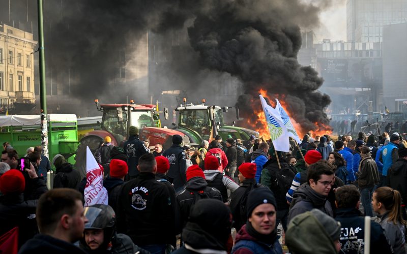 Como os agricultores europeus reagiram à aprovação de acordo com o Mercosul