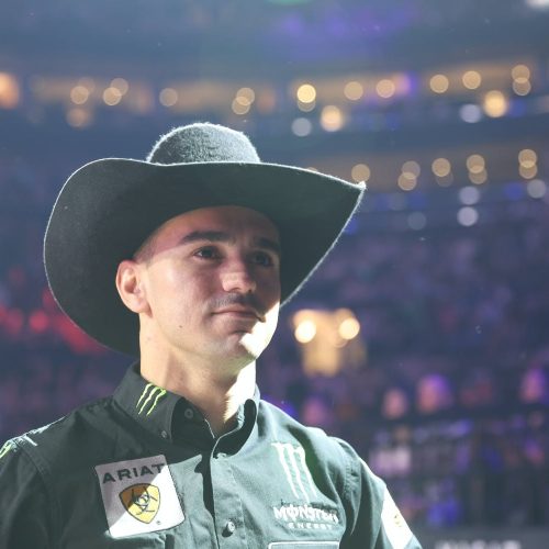 Brasileiro tricampeão da PBR já foi jogador de futebol e sonha em quebrar recorde de títulos