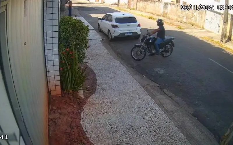 Mulher tem aliança roubada enquanto passeava com cachorro no Benfica