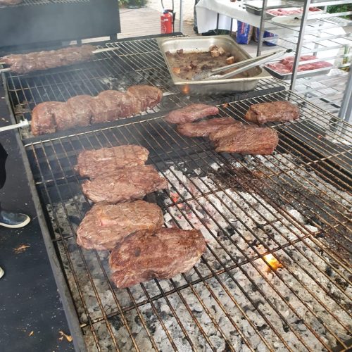 Churrasco em Paris celebra o Brasil livre de febre aftosa sem vacinação