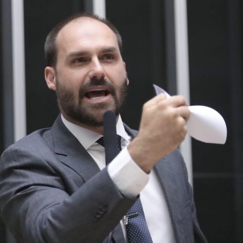 Eduardo Bolsonaro pede a Motta para exercer mandato dos EUA