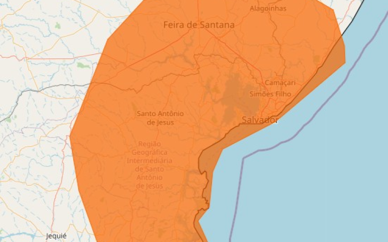 Frente fria derrubou temperaturas pelo Brasil e causa chuvas fortes na Bahia