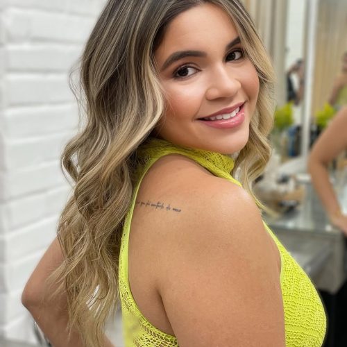 Morre a jornalista Júlia Ionele, aos 31 anos, vítima de câncer