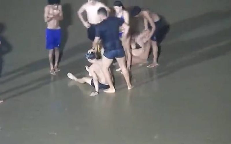 Policial que salvou casal de afogamento na Praia de Iracema conta que resgate começou após alerta do filho