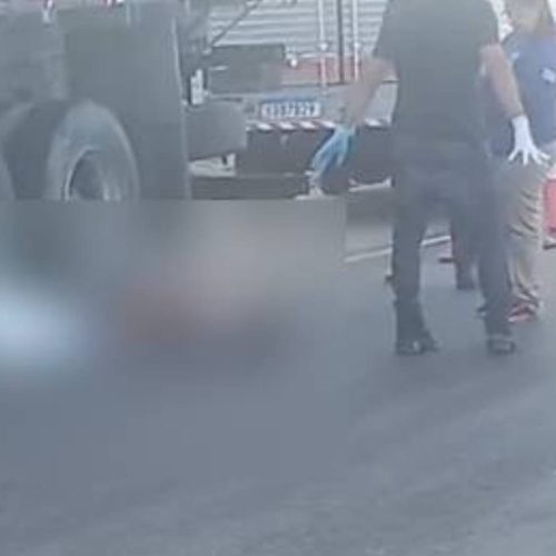 Após colisão, idosa cai de moto e morre atropelada por caminhão na BR-116, em Itaitinga