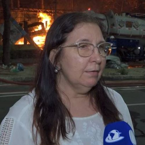“Ele só não estava lá dentro porque foi para o hospital”, diz filha de Chico Alves, dono de sucata atingida por incêndio em Fortaleza