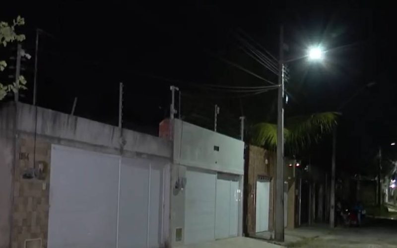 Moradores do bairro Ancuri, em Itaitinga, denunciam invasões frequentes a residências