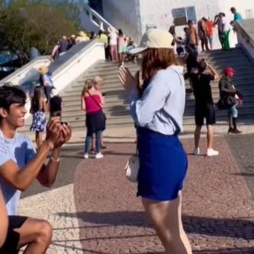 Romeira de Pernambuco é pedida em casamento aos pés da estátua de Padre Cícero, em Juazeiro do Norte