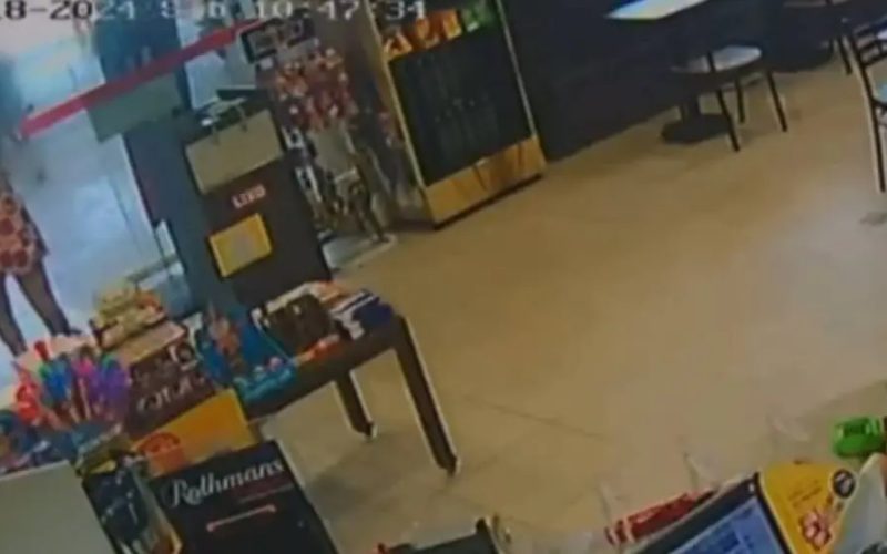 Médico baiano é denunciado por apalpar mulher em loja de conveniência na Capital