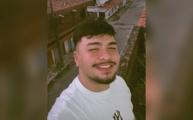 Jovem baleado na cabeça durante briga em barraca de praia segue internado em Fortaleza