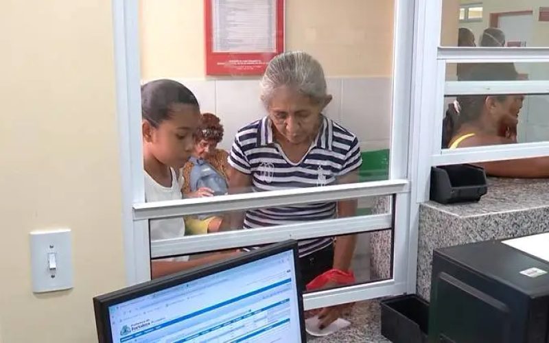 Farmácias Polo de Fortaleza funcionam neste sábado (10) para ampliar acesso a medicamentos