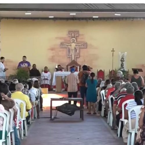 Milhares de romeiros visitam Canindé nos festejos em homenagem a São Francisco das Chagas