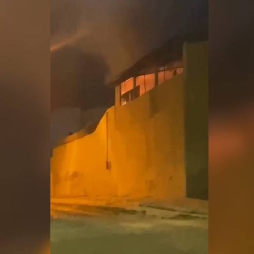 Detentos controlam princípio de incêndio dentro de cadeia pública de Quixadá, no Ceará