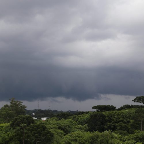 Frente fria avança, e Sul volta a ter chuva nesta sexta-feira; veja onde