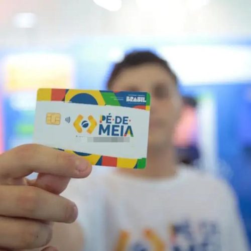 Estudantes do Pé-de-Meia podem escolher como investir incentivo de R$ 1 mil pelo CAIXA Tem
