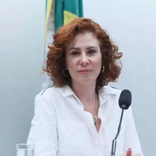 STF tem maioria para condenar Carla Zambelli a 10 anos de prisão e à perda do mandato