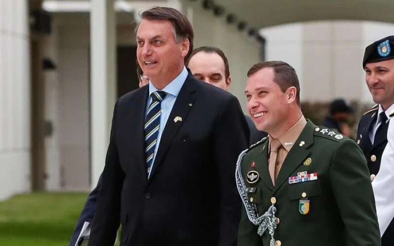 Defesa de Bolsonaro questiona confiabilidade da delação de Mauro Cid