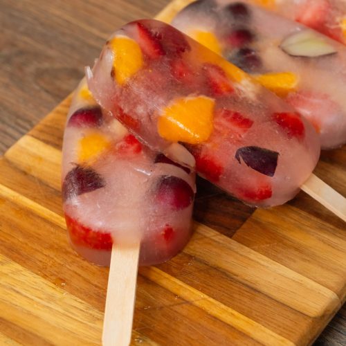 Água de coco é opção para preparo de mocktails e picolés