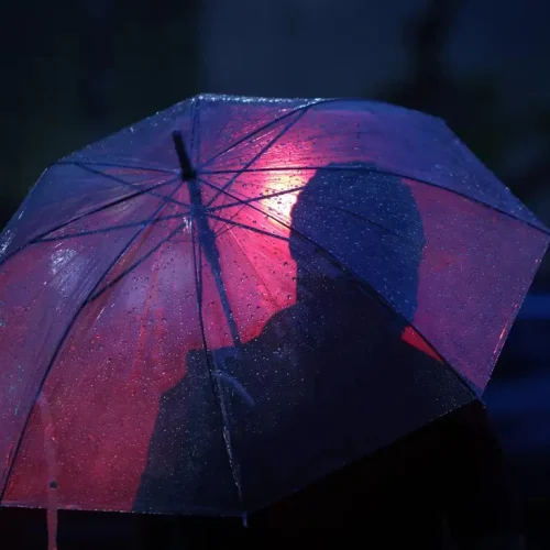 Frente fria e calor intenso espalham temporais pelo Brasil nesta terça