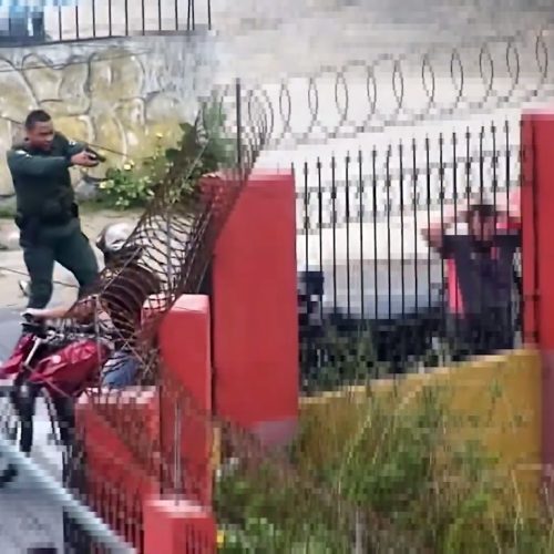 Polícia Militar recupera moto roubada em Fortaleza após flagra do Nuvid; veja o vídeo