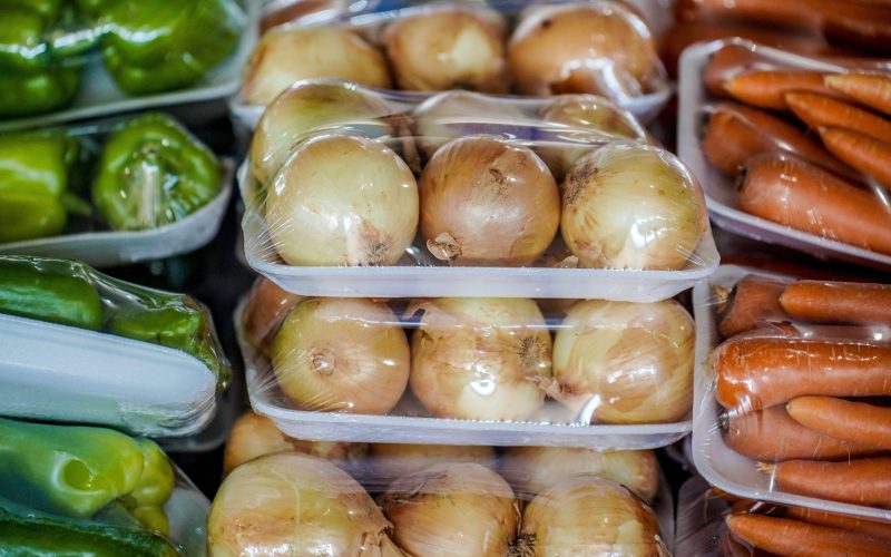 IPCA-15: preços de alimentos e bebidas têm quinto mês de deflação