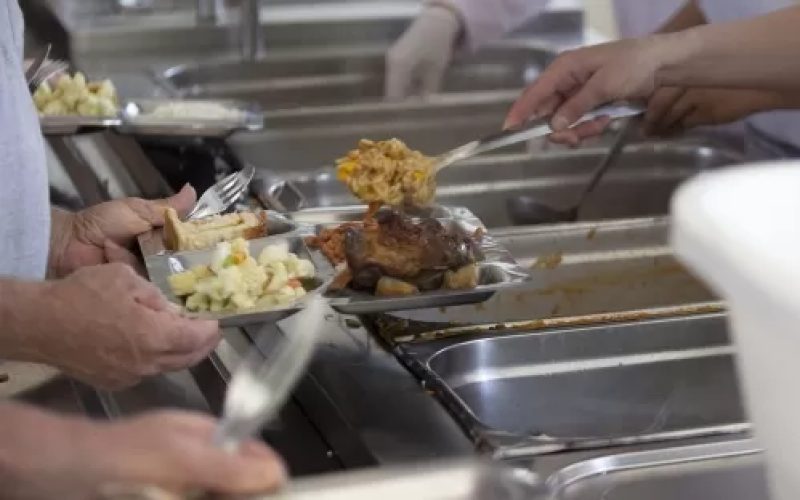 Fortaleza inaugura Restaurante Popular no Centro com 1.000 refeições gratuitas por dia