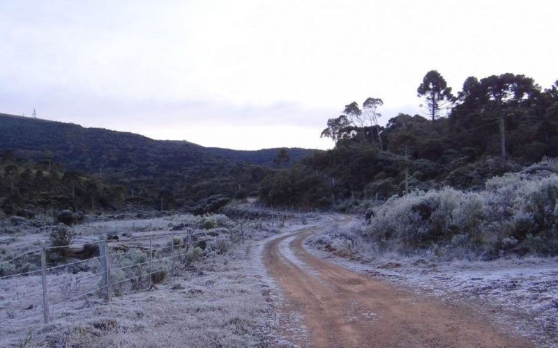 Frente fria avança sobre o RS e gera alerta de neve em Santa Catarina