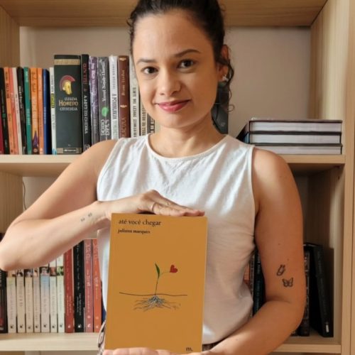 Jornalista cearense lança livro sobre perdas gestacionais e luto materno