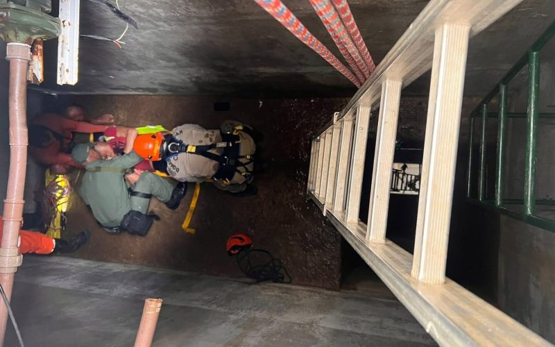 Funcionário do aeroporto de Sobral é resgatado após cair em cisterna de 4 metros de profundidade