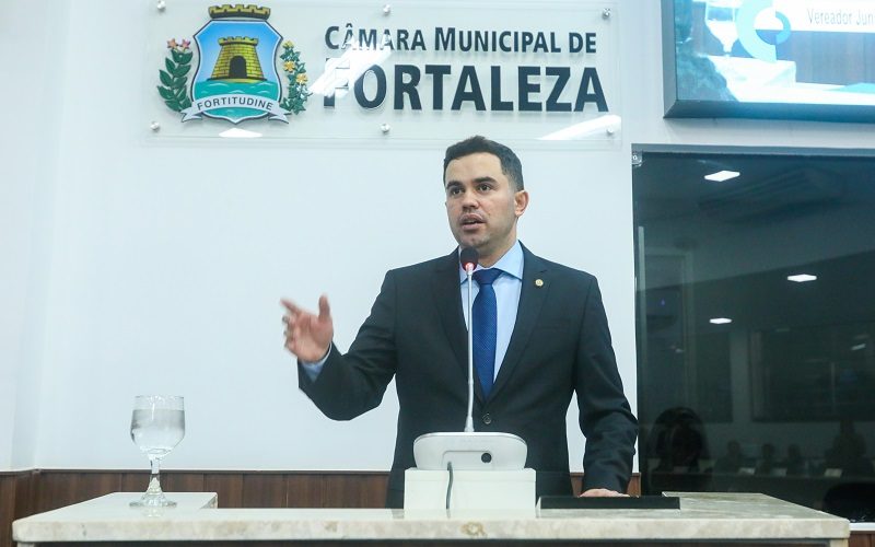 Vereador de Fortaleza acusado de ser eleito com apoio de facção tem mandato cassado