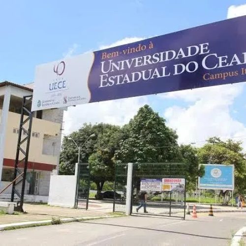 Uece abre 3.474 vagas em 18 cursos de especialização com foco em gestão e ensino público no Ceará