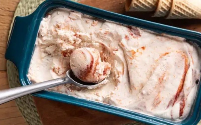 Para se refrescar nesse verão: como fazer sorvete de iogurte com goiabada