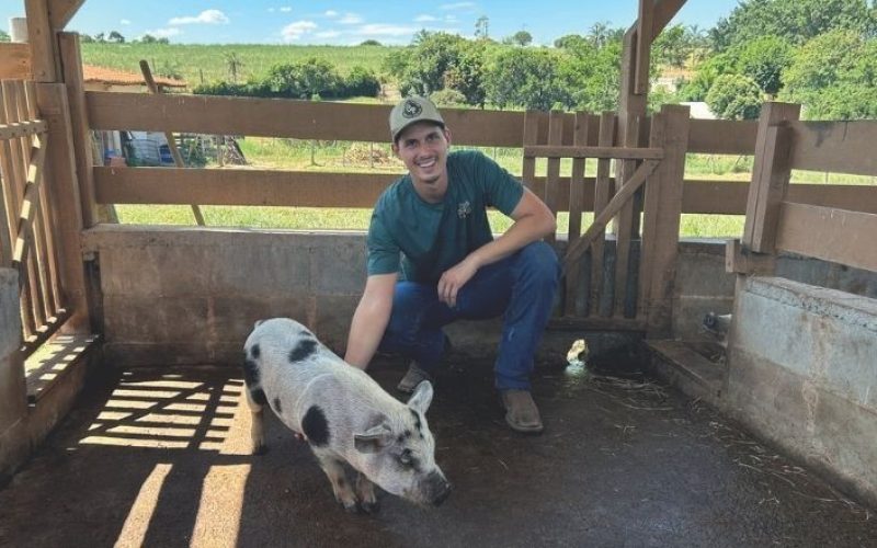 Jovem transforma paixão pelos animais em negócio