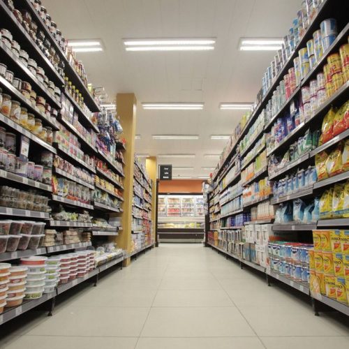 Procon determina que associação oriente supermercados de Fortaleza a retirar alimentos impróprios para consumo