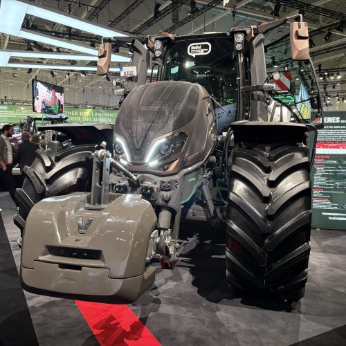 Trator que fala: a nova  interação entre humanos e máquinas