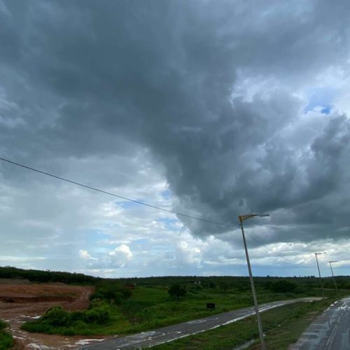 Ceará terá fim de semana com tempo firme, calor intenso e ventos fortes