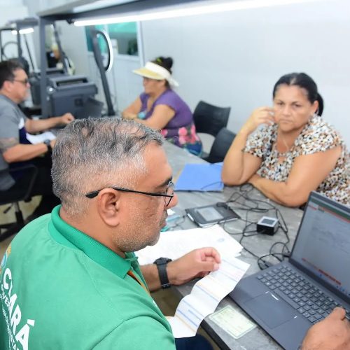 Caminhão do Cidadão leva serviços gratuitos a municípios cearenses nesta sexta (18) e sábado (19)