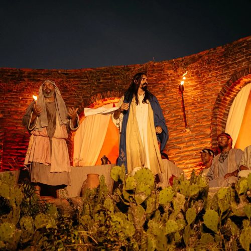 Paixão de Cristo de Quixaba se torna a maior entre as que são feitas a céu aberto no Ceará