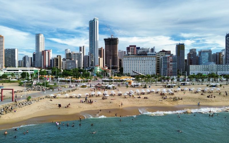 Estudo mostra que cada R$ 1 gasto por turistas em Fortaleza rende R$ 1,37 para a economia da cidade