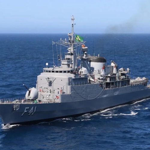 Marinha abre fragata “Defensora” para visitação pública gratuita no Porto de Fortaleza