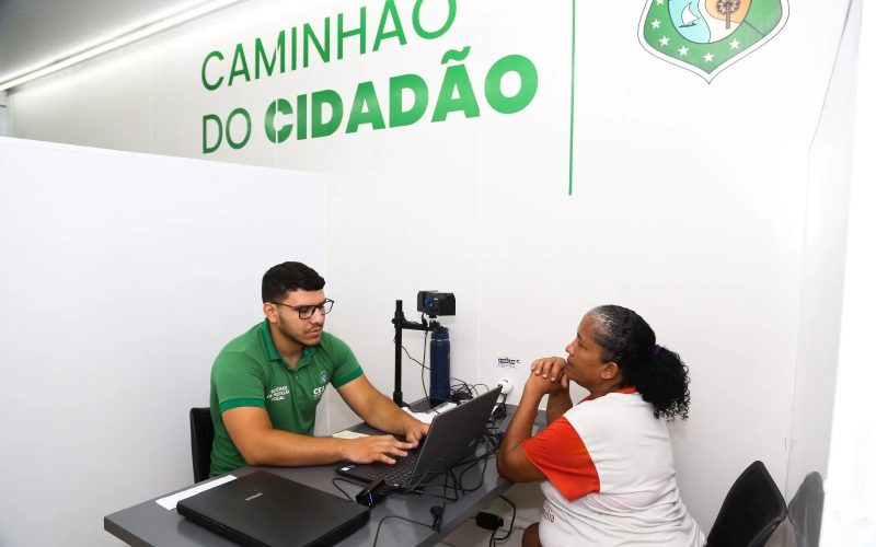 Caminhão do Cidadão leva serviços gratuitos a Fortaleza e interior do Ceará