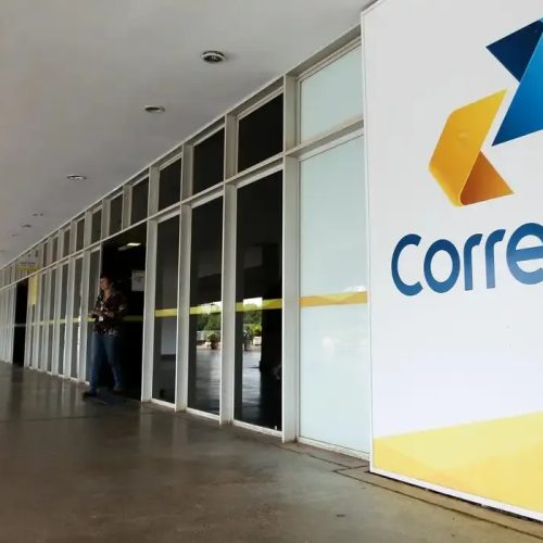 Aposentados do INSS já podem contestar descontos indevidos nas agências dos Correios