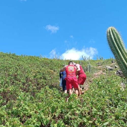 Turista idoso é resgatado após sofrer queda na trilha da Pedra Furada, em Jericoacoara (CE)