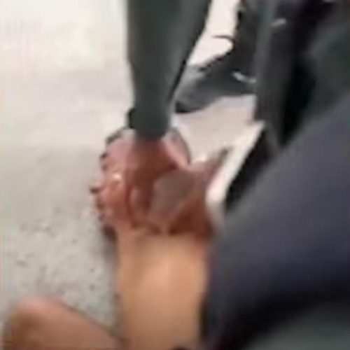 Homem tenta fugir da delegacia, é capturado e chama a mãe; confira vídeo