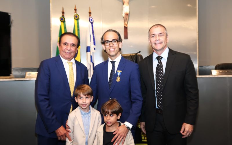 Economista Igor Macedo de Lucena recebe Medalha Boticário Ferreira