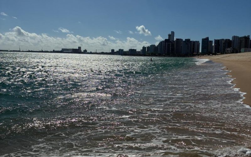 Fortaleza tem 22 trechos de praia próprios para banho neste fim de semana, aponta Semace