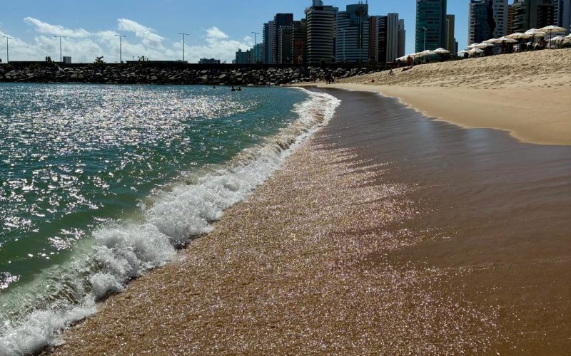 Fortaleza conta com 24 trechos de praia próprios para banho no feriadão de Natal