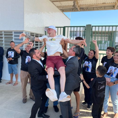 Jovem preso injustamente por estupro é libertado após quase três anos em unidade prisional do CE