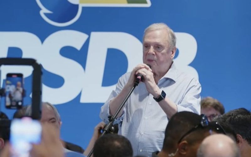 Tasso diz que Ciro terá missão de reconstruir o PSDB e resgatar “cultura de alegria” no Ceará